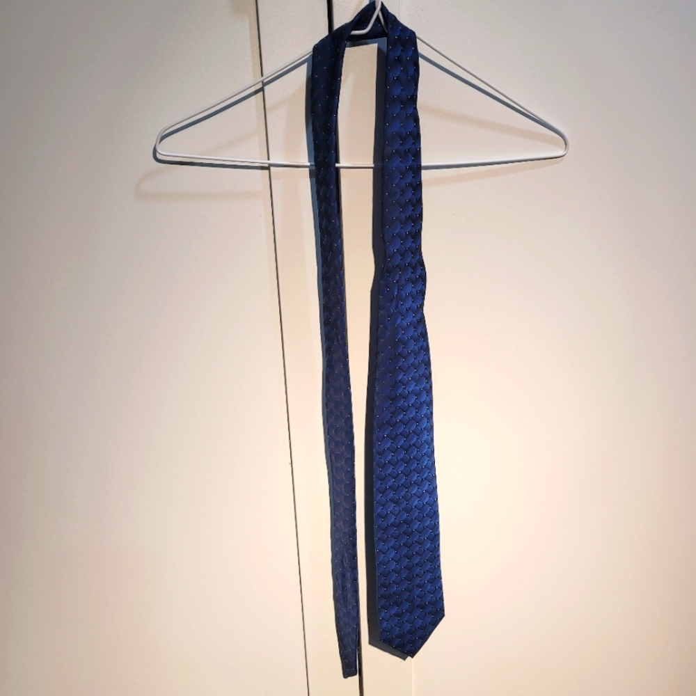 Modern Blue pattern John Ashford tie